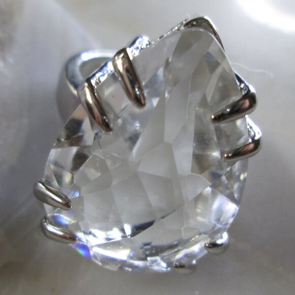 Large Teardrop cubic zirconia Cocktail ring - Picture 4 of 8